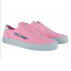 🆕TOMMY HILFIGER LADIES
FLURO PINK SNEAKER